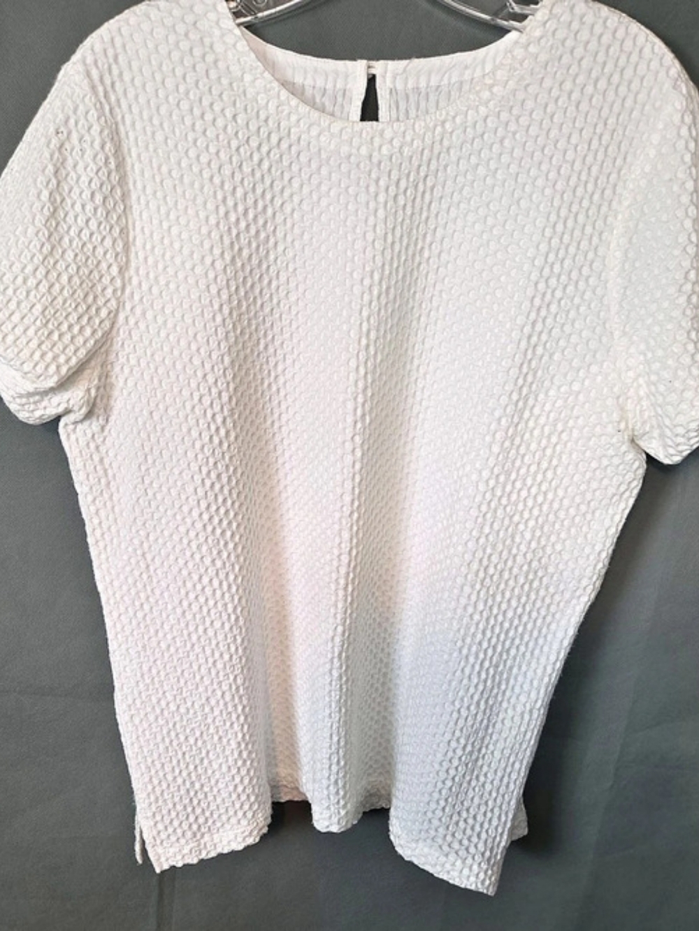 Women's Vintage Waffle Textured Short Sleeve Top in White Like New